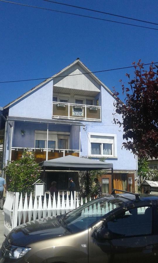 Ubytovanie v rodine Szabo Apartmanhaz *